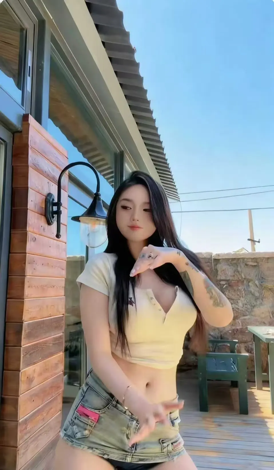 《Meena 成美男》高清全集在线看-免费无广告版资源开放-中文未删减版本网盘观看-一次看遍Meena 成美男全集