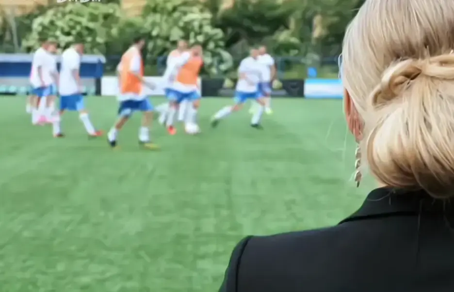 法国电影《Footballers'Moms》高清完整版免费在线观看 - 足球队的女老板们全集资源 - VS影视