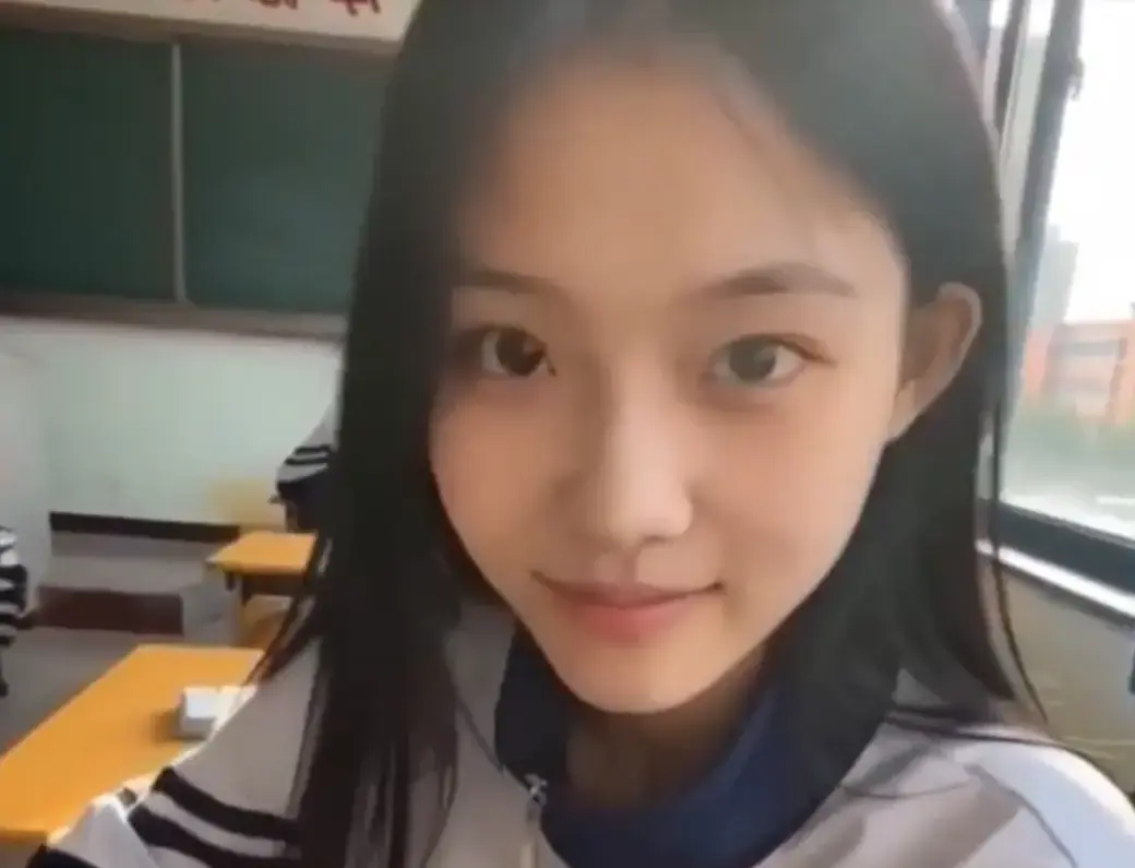 《我的十八岁女友》无删减版在线播放 4K蓝光画质高甜治愈短剧全集免费观看